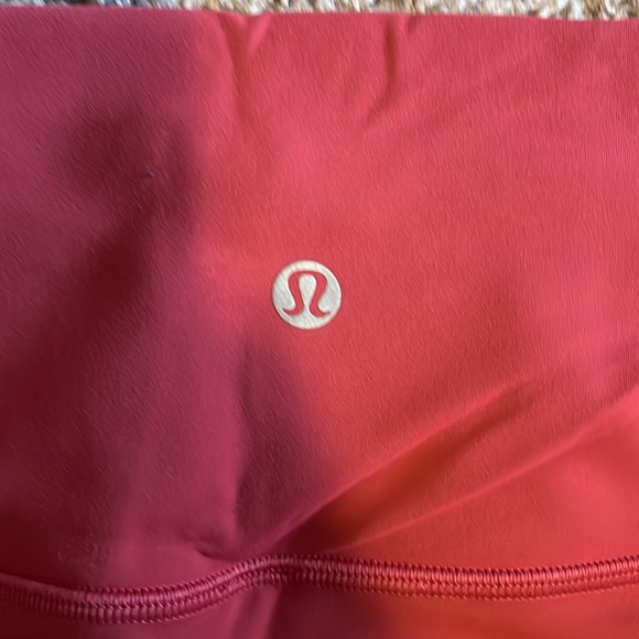 Lululemon Pink Cropped Leggins - Picture 3 of 4